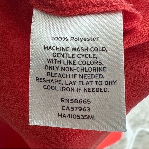 Nordstrom Halogen hibiscus, red cap sleeve blouse - large - Picture 5 of 5